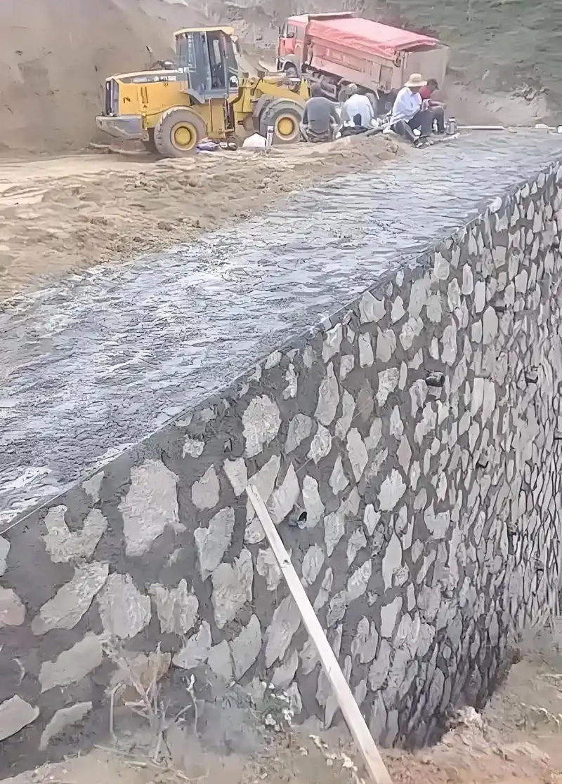 莱芜边坡加固